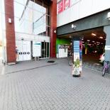 Víta Nejedlého (Orlice park shopping - vchod z parkoviště)