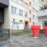 Na Ohradě x Bezděkovská (rest. HANGÁR) - vlevo