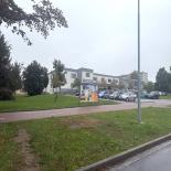 Hutník (Potraviny, parkoviště)